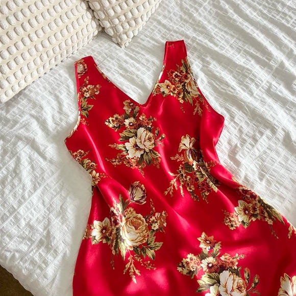 VINTAGE SLIP DRESS - Picture 4 of 5